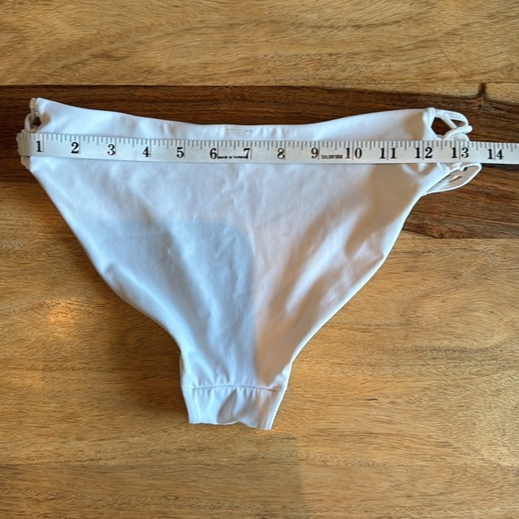 Lululemon White Lattice Weave Bikini Bottom - Picture 4 of 5